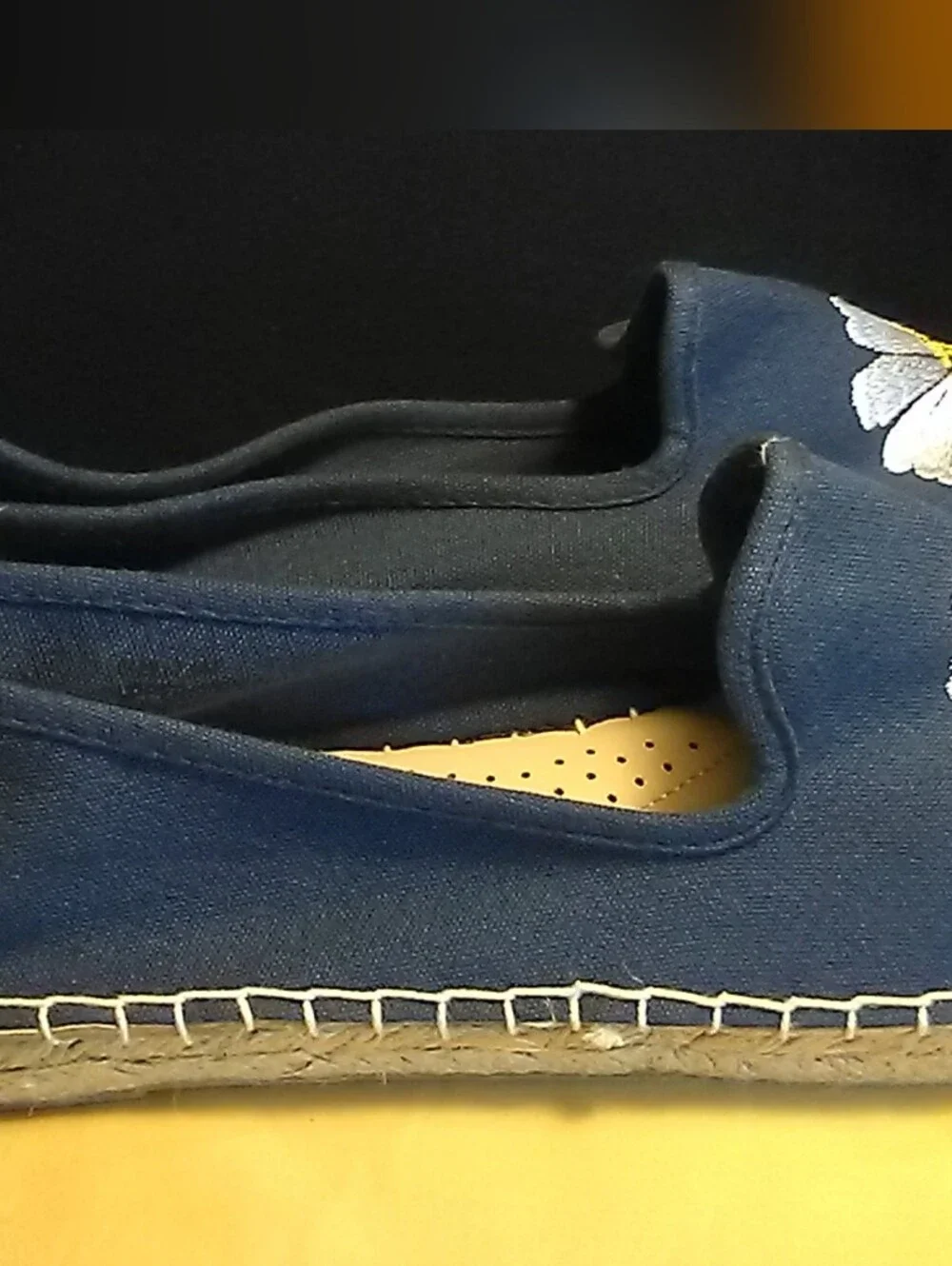 NWOT Coldwater Creek Navy Canvas Espadrilles with Daisy Embroidery SZ. 7.5
